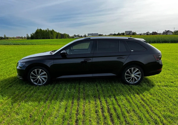 Skoda Superb cena 93000 przebieg: 162000, rok produkcji 2017 z Żory małe 191